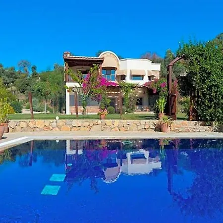 Sleeps 11 Pool Air Con Wifi Вилла