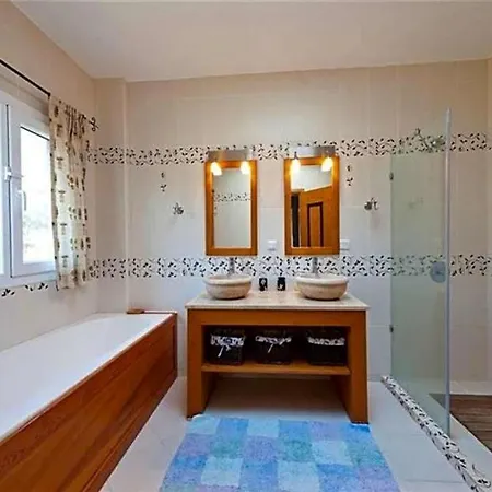 Sleeps 11 Pool Air Con Wifi *